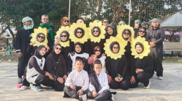 Kostum Unik hingga Lakon Drama Warnai Gerak Jalan Maulid Nabi SAW di Sawahlaut-Pacinan 
