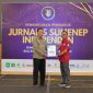 Perwakilan DKPP Sumenep menerima penghargaan JSI yang diberikan kepada Kepala DKPP Sumenep, Chainur Rasyid, S.E., M.Si., atas dedikasi dalam penguatan ketahanan pangan, pengembangan pertanian, serta peningkatan kesejahteraan petani dan peternak.