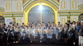 30 jamaah Azfa Tour saat bersiap diberangkatkan menuju Tanah Suci dari depan Masjid Jami’ Sumenep, Selasa (22/9/2026).