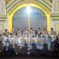 30 jamaah Azfa Tour saat bersiap diberangkatkan menuju Tanah Suci dari depan Masjid Jami’ Sumenep, Selasa (22/9/2026).