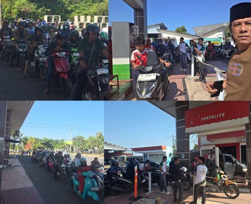 ANTUSIASME MASYARAKAT: Ratusan pengendara sepeda motor saat mengantre dengan tertib di SPBU 54.694.08 Sumenep untuk menerima program pembagian BBM gratis yang digelar Pengusaha Ali Zainal Abidin (Bang Ali) bersama relawan BASHRA, Rabu (23/9/2026).