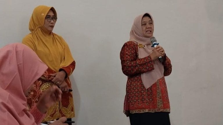 Ket Foto: Dinkes Kabupaten Probolinggo menggelar bedah kasus bersama dokter spesialis dan para bidan puskesmas sebagai upaya mengevaluasi pelayanan kesehatan ibu dan anak serta menekan risiko neonatal di wilayah Kabupaten Probolinggo, Kamis (24/9/2026).