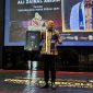 Dua Penghargaan Asia: Founder BASHRA BIP H. Ali Zainal Abidin (Bang Ali) menerima dua penghargaan tingkat Asia dalam ajang yang diselenggarakan Asia Award Media di Grand Mercure Kemayoran, Jakarta, Jumat (25/9/2026). Bang Ali mempersembahkan penghargaan ini sepenuhnya untuk anak yatim dan dhuafa.
(Foto: Dok. BASHRA BIP)
