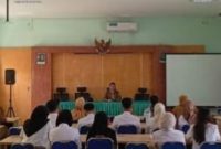 Foto: Kepala Dinkes Kabupaten Probolinggo dr. Hariawan Dwi Tamtomo dalam penerimaan peserta Program Internsip Dokter Indonesia (PIDI) Angkatan III