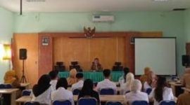 Foto: Kepala Dinkes Kabupaten Probolinggo dr. Hariawan Dwi Tamtomo dalam penerimaan peserta Program Internsip Dokter Indonesia (PIDI) Angkatan III