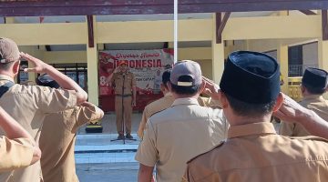Pimpin Apel Pagi, Camat Gayam Sumenep Tekankan Disiplin dan Integritas