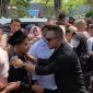 SOSOK ABUL YATAMA: Founder BASHRA BIP H. Ali Zainal Abidin (Bang Ali) menyapa hangat dan membagikan santunan