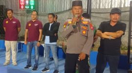 Ket foto: Kapolsek Pasean AKP Gunarto saat memberikan sambutan pada pembukaan Turnamen Voli IVOPAS ke-14 di Lapangan PBV Bintang Garuda, Desa Dempo Timur, Kecamatan Pasean, Selasa (13/10).