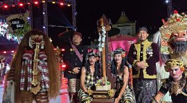 Bupati Sumenep Achmad Fauzi Wongsojudo menghadiri Festival Musik Tong-Tong 2026 yang menjadi bagian dari Karisma Event Nusantara (KEN), sekaligus momentum pelestarian budaya Madura dan penguatan persatuan masyarakat dalam rangka Hari Jadi ke-757 Kabupaten Sumenep.