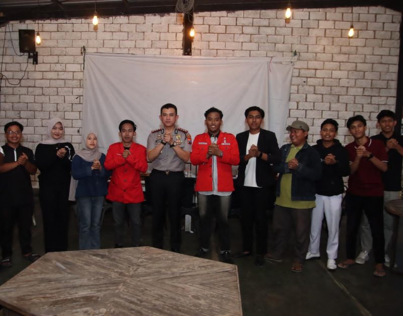 Kapolresta Sumenep bersama perwakilan GMNI membangun komunikasi dan kolaborasi demi terciptanya situasi kamtibmas yang kondusif.