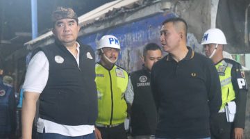 Ket foto: Kapolresta Sumenep Kombes Pol. Ariek Indra Sentanu bersama Kepala BNNK Sumenep Kombes Pol. Ferry Sandy Sitepu memimpin operasi gabungan untuk mengantisipasi peredaran narkotika di Kabupaten Sumenep, Selasa (20/10/2026) dini hari.