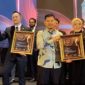 Bang Ali dan Ibu Fitria Ali menerima penghargaan Star Iconic 2026 atas pencapaian profesional dan kewirausahaan, yang didedikasikan untuk anak yatim dan kaum dhuafa.