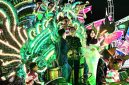 Ket foto: Senator DPD RI Ning Lia menikmati kemeriahan Media Expo 2026 dengan menaiki kendaraan dekorasi musik tong-tong, salah satu kekayaan seni budaya khas Sumenep