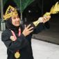 Ket foto: Awan Dania Dwi Putri, siswi SMA Negeri 2 Sumenep sekaligus putri anggota Jurnalis Sumenep Independen (JSI), berhasil meraih juara pertama kategori seni tunggal remaja putri dalam Trunodjoyo National Championship III 2026 di Universitas Trunojoyo Madura, Bangkalan.